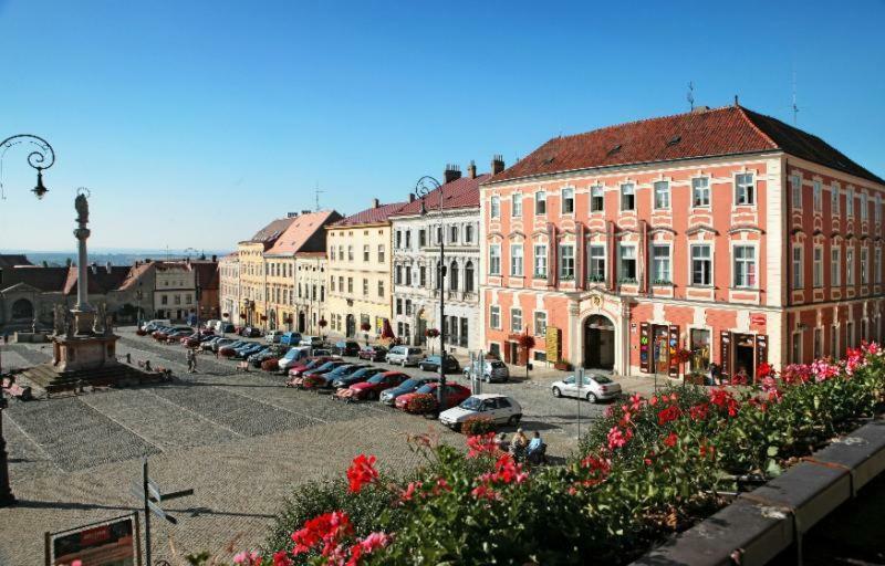 Garden Apartments Зноймо Экстерьер фото